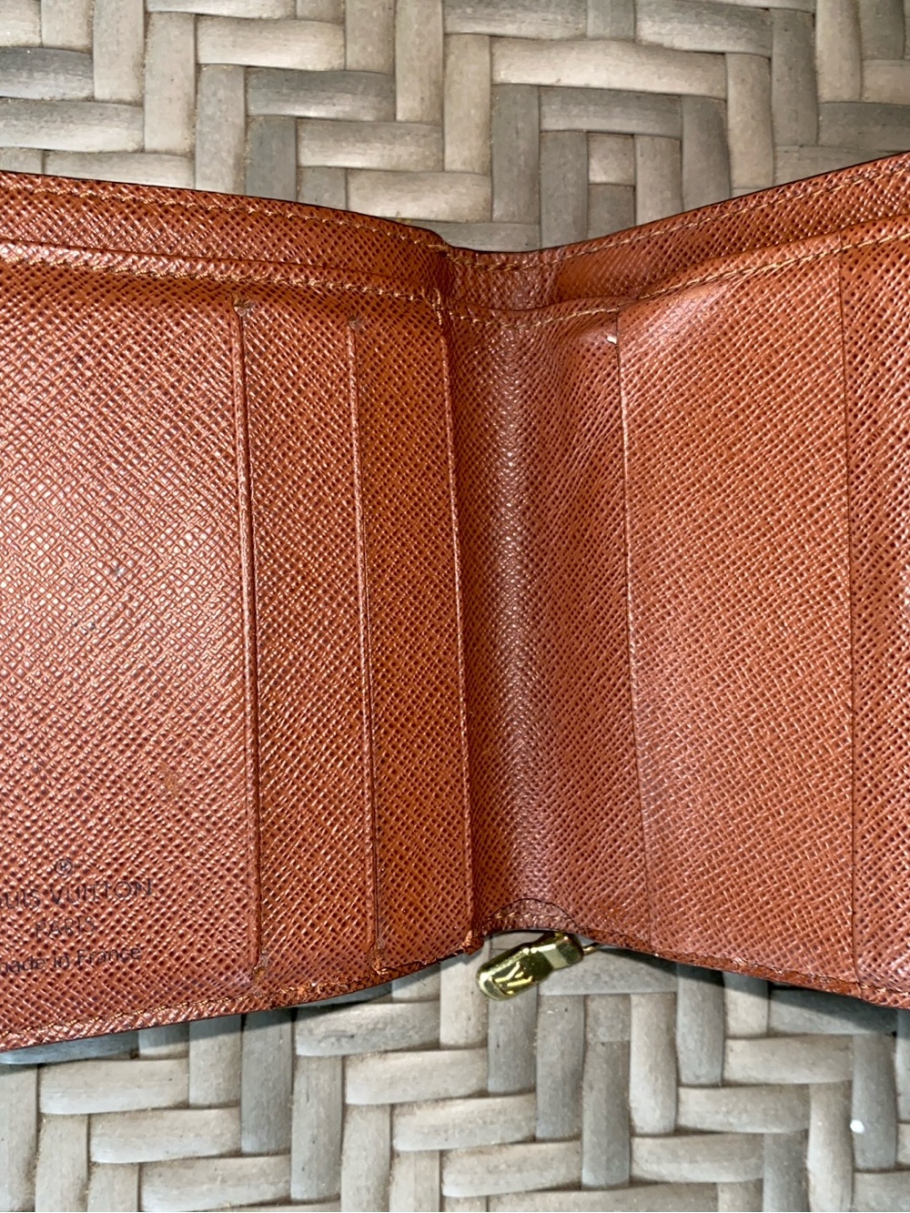 Vintage 2007 Louis Vuitton Compact  Brown Monogram Snap Bifold Wallet - Picture 8 of 16